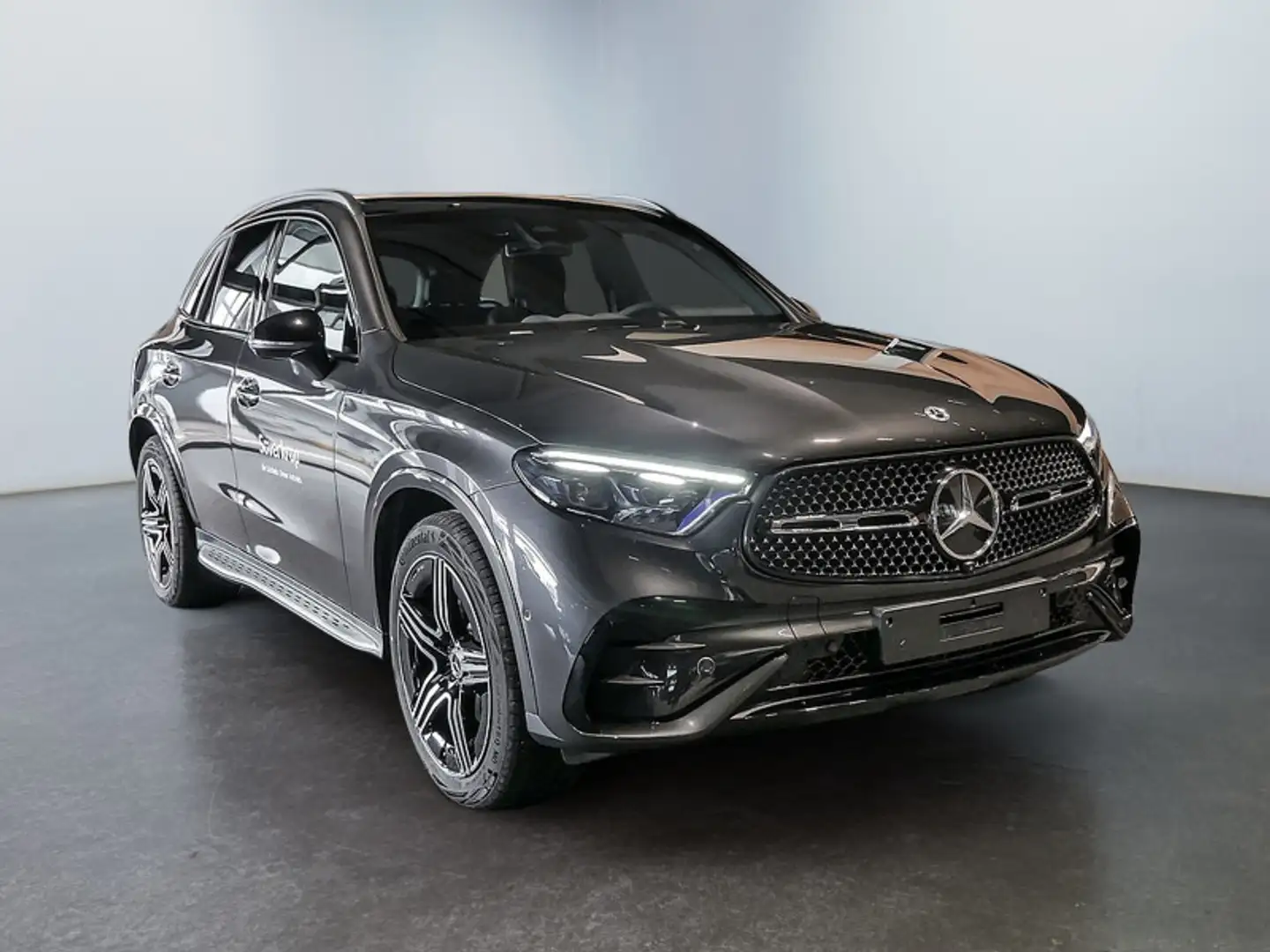 Mercedes-Benz GLC 200 d 4M AMG NIGHT SPUR PANO AHK 360 PDC Grau - 2