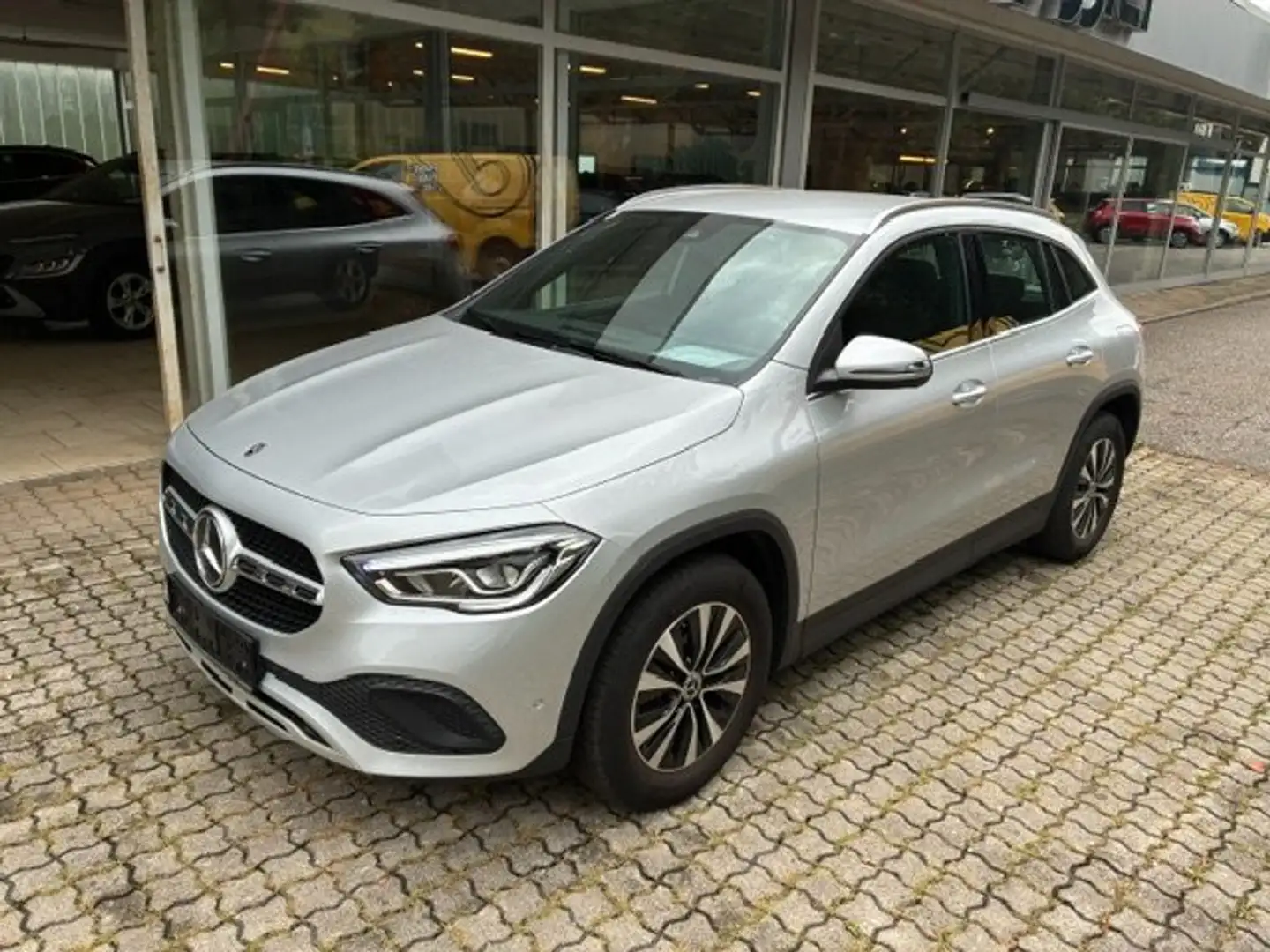 Mercedes-Benz GLA 200 GLA 200 d Aut. *AHV*TOP ZUSTAND* Grau - 2