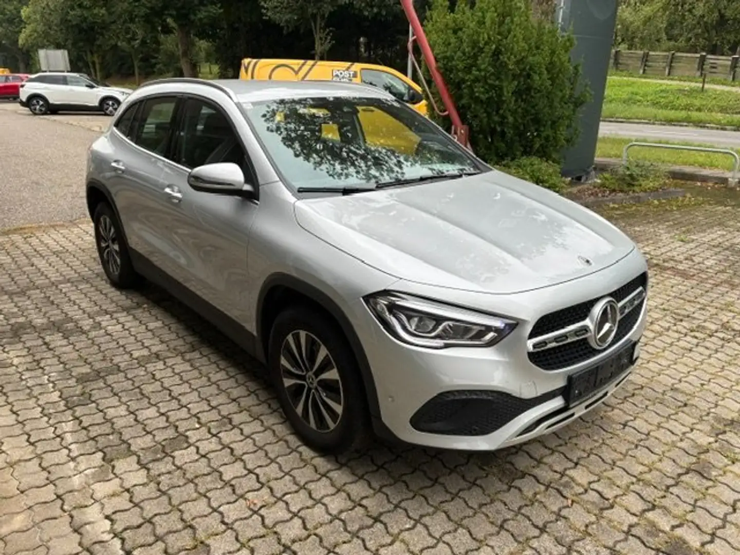 Mercedes-Benz GLA 200 GLA 200 d Aut. *AHV*TOP ZUSTAND* Grau - 1