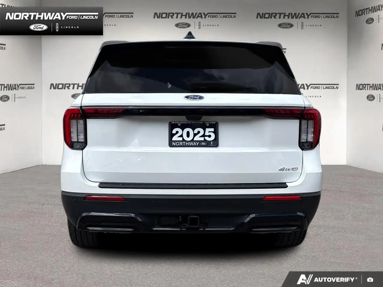 Ford Explorer снимка Ford Explorer