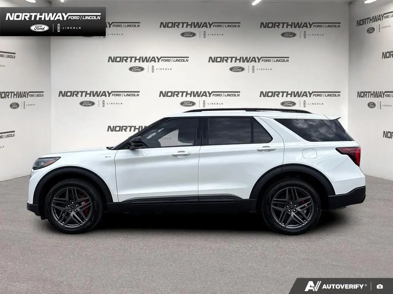Ford Explorer снимка Ford Explorer
