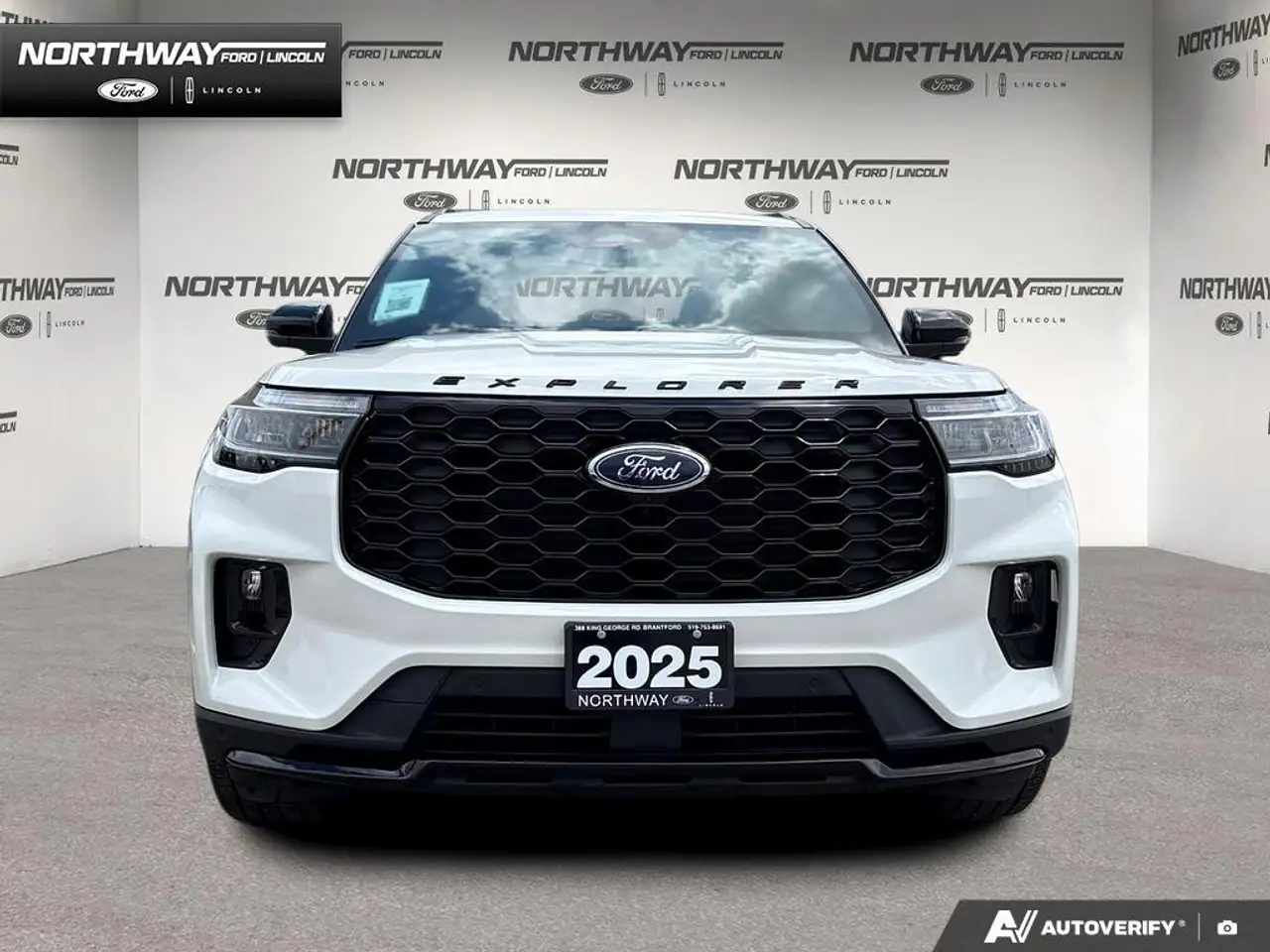 Ford Explorer снимка Ford Explorer