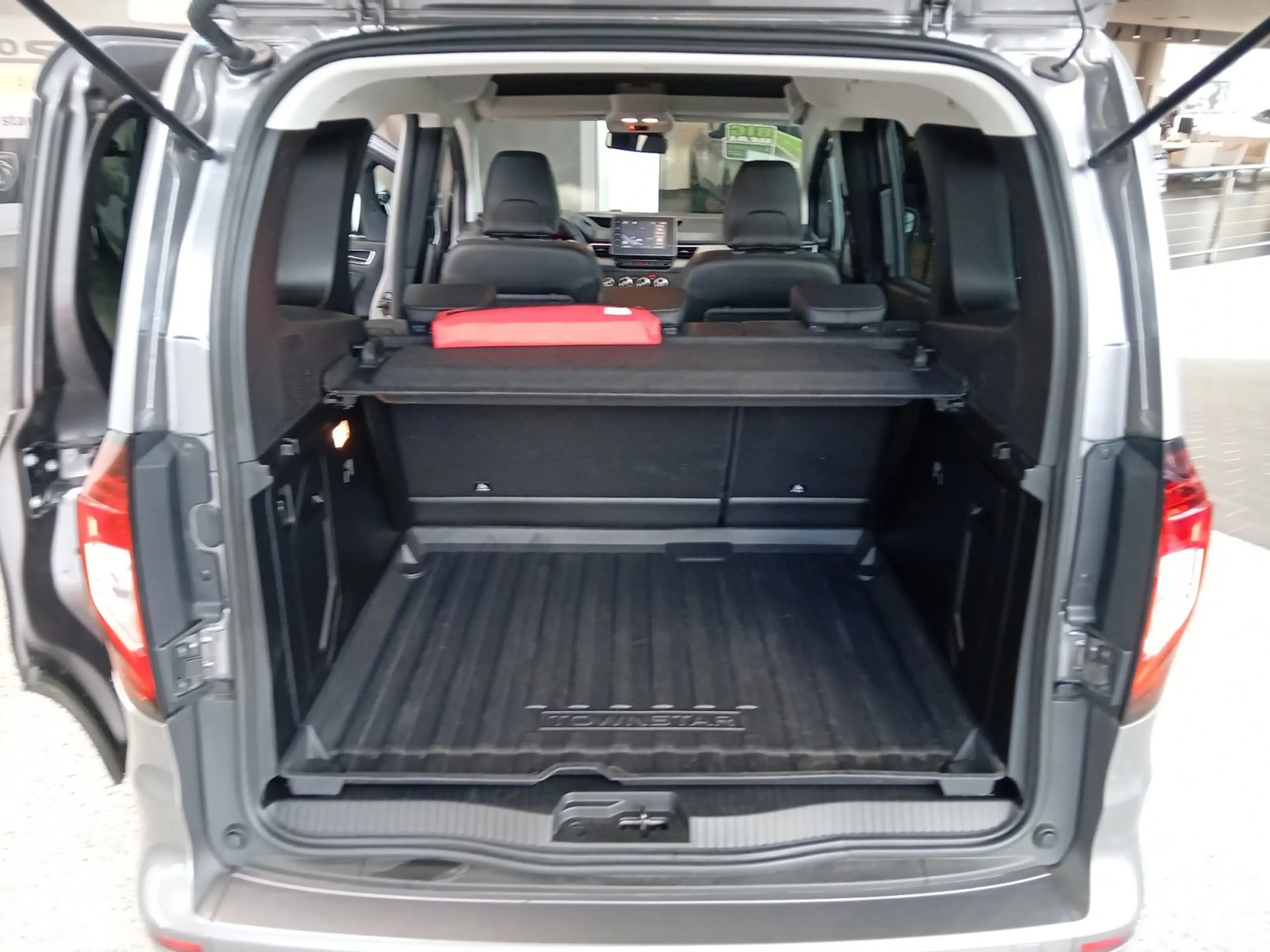 Nissan Townstar Kombi DIG-T 130 L1 Tekna Navi+SHZ+360 — photo 14