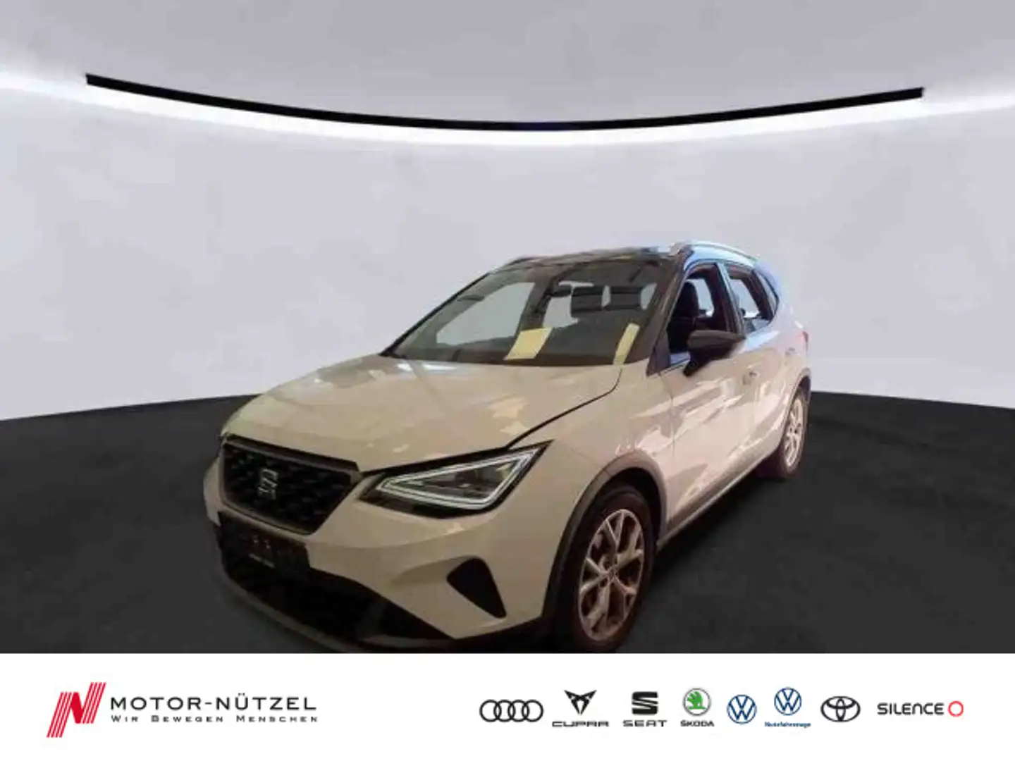 SEAT Arona 1.0 TSI FR LED+NAV+APP+SHZ+GRA+PDC+DAB+17" Weiß - 1