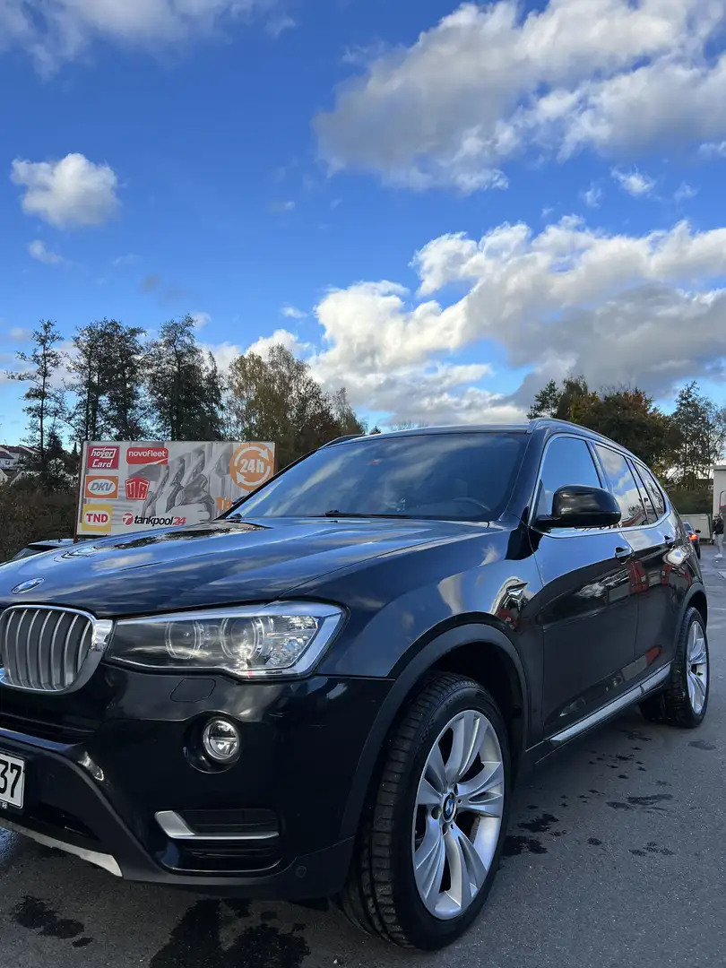 BMW X3 xDrive 20 d Schwarz - 2