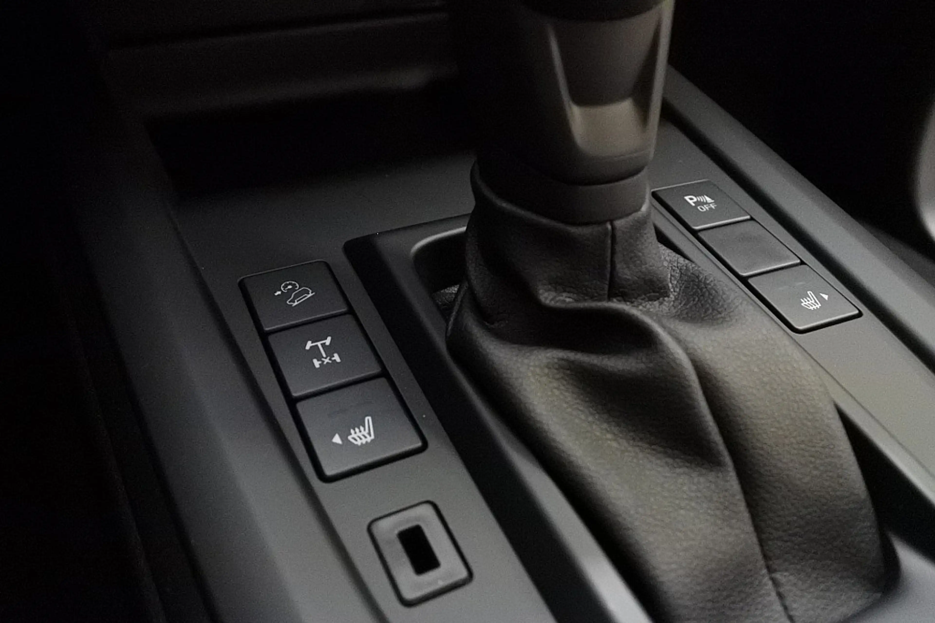 Isuzu D-Max D-MAX Double Cab 4x4 LS A/T — photo 8