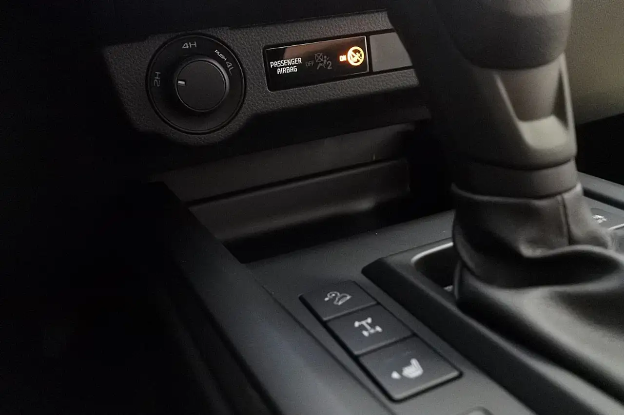 Isuzu D-Max 2023 — фото 10