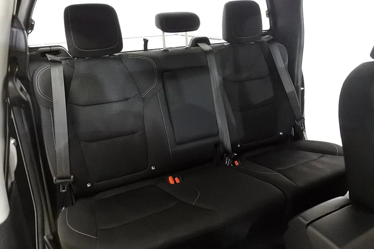 Isuzu D-Max 2023 — фото 7