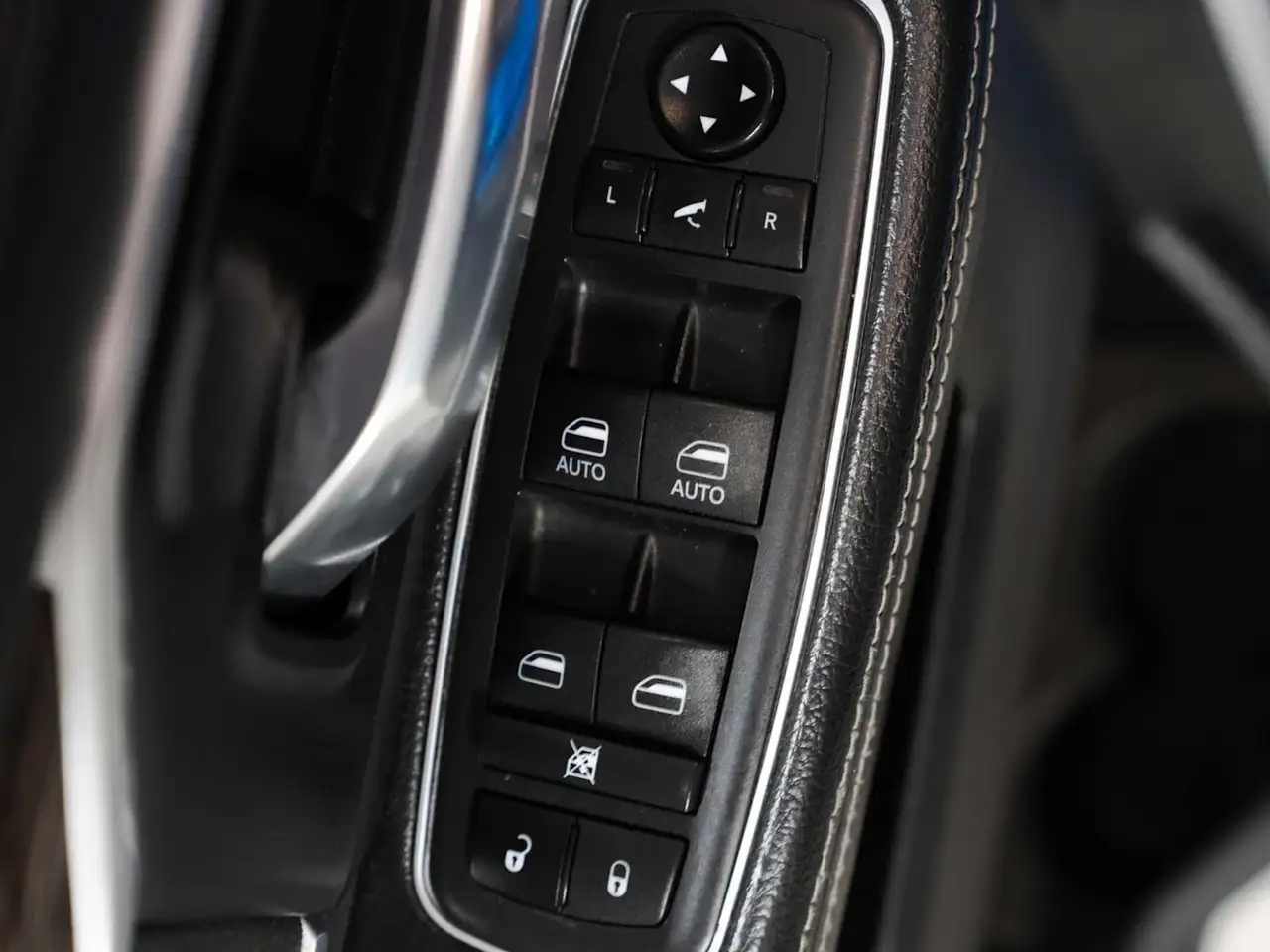 RAM 2500 снимка RAM 2500