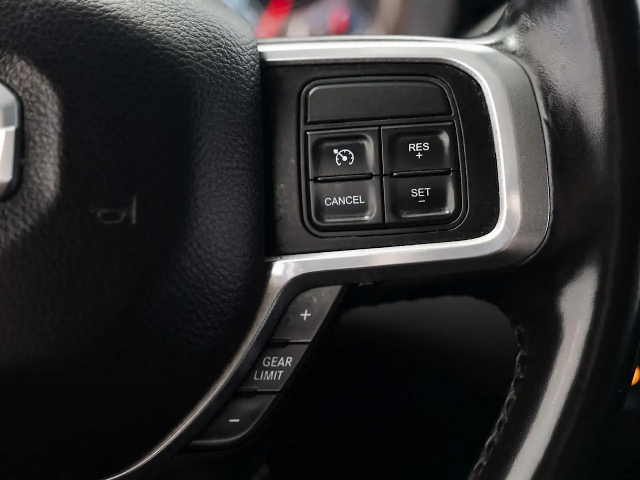 RAM 2500 снимка RAM 2500