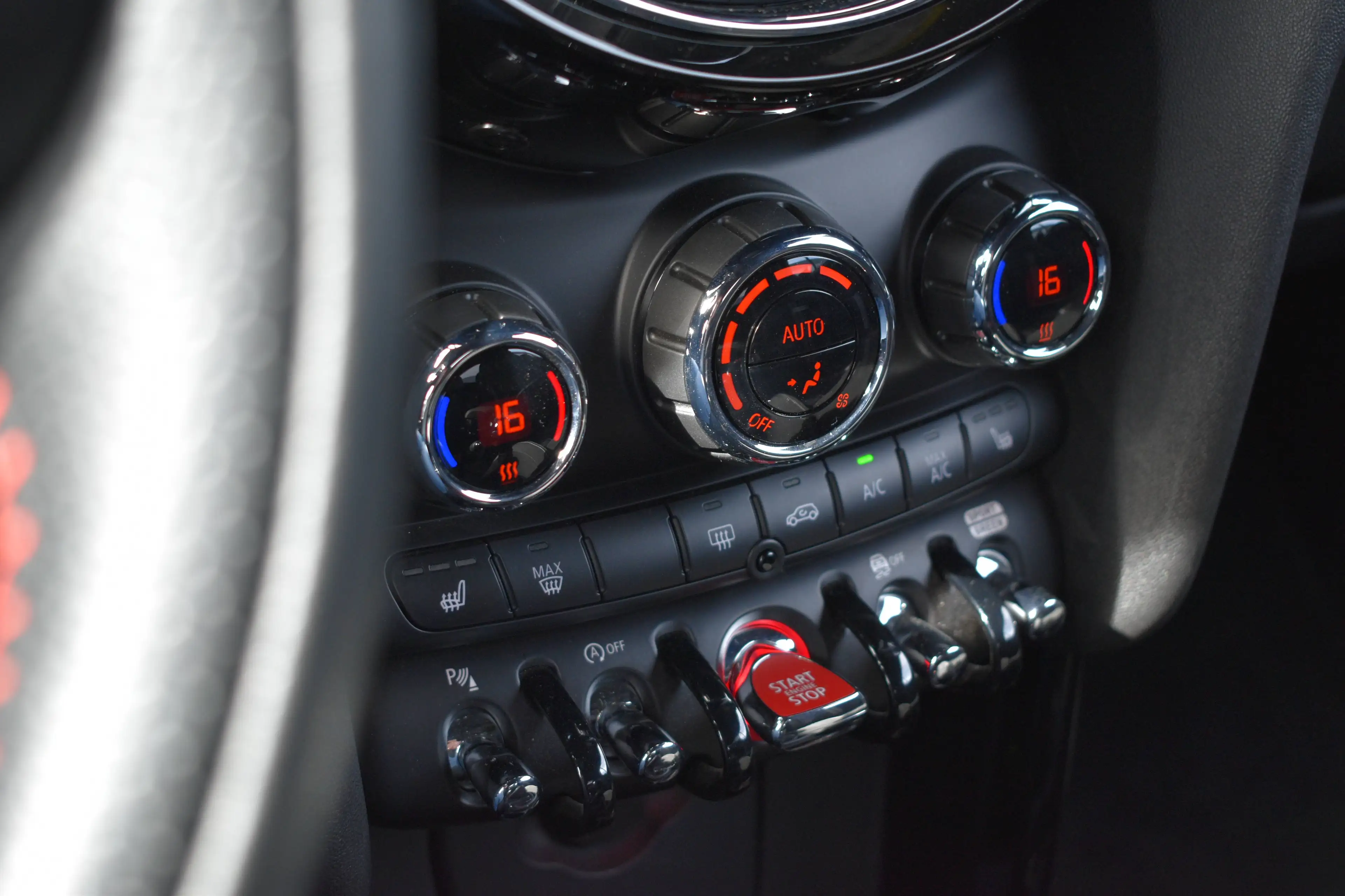 MINI Cooper Cabrio Mini 1.5 Cooper Cabriolet JCW *John Cooper Works* — photo 12