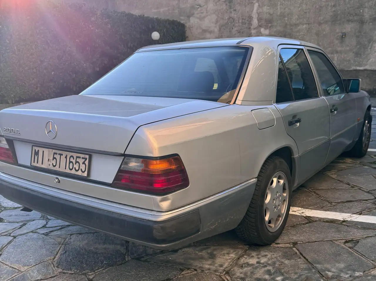Mercedes-Benz 200 E, foto 2