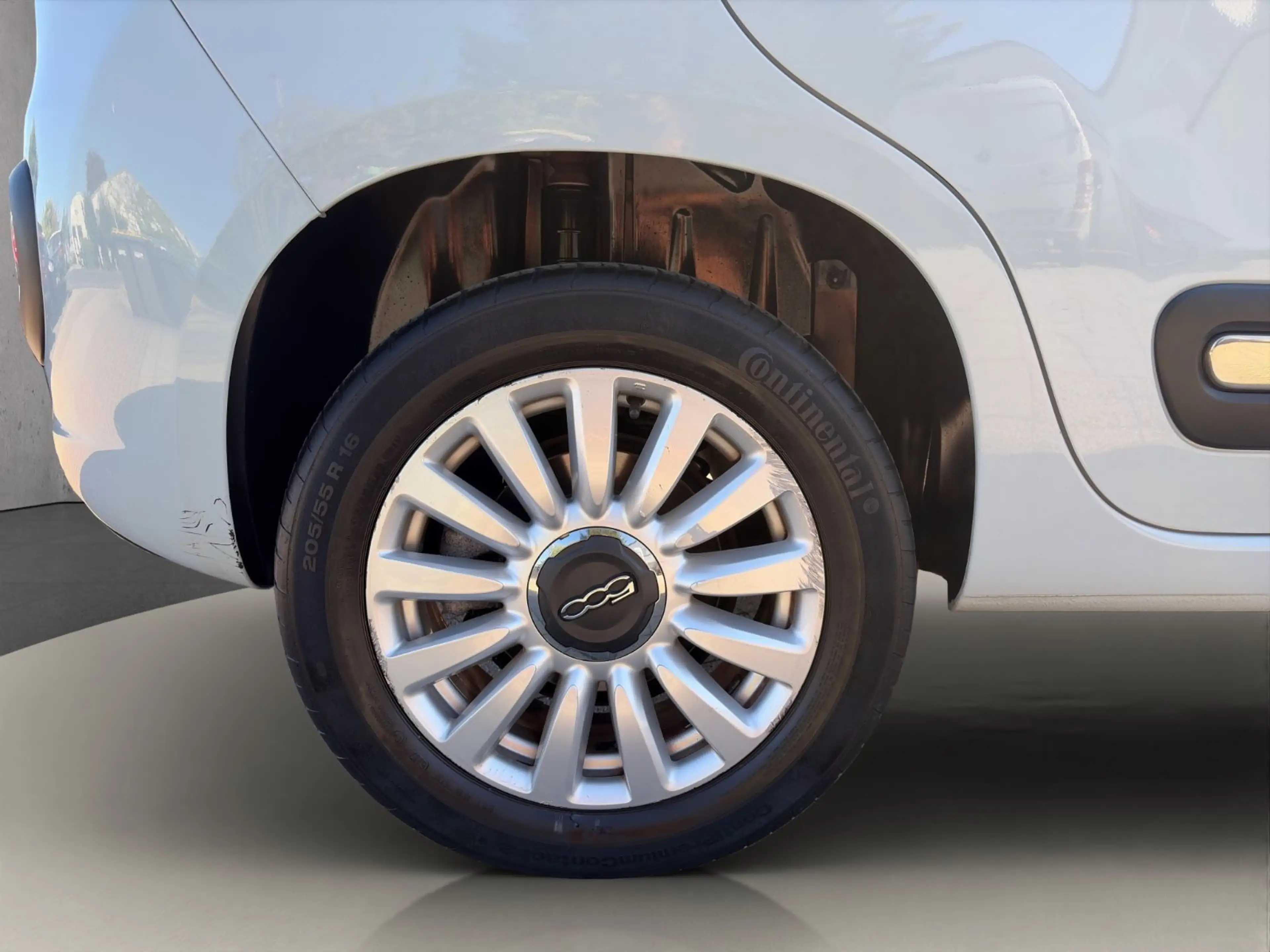Fiat 500L Lounge KLIMAA/PDC/PANO/TEMPO/BLU — photo 10