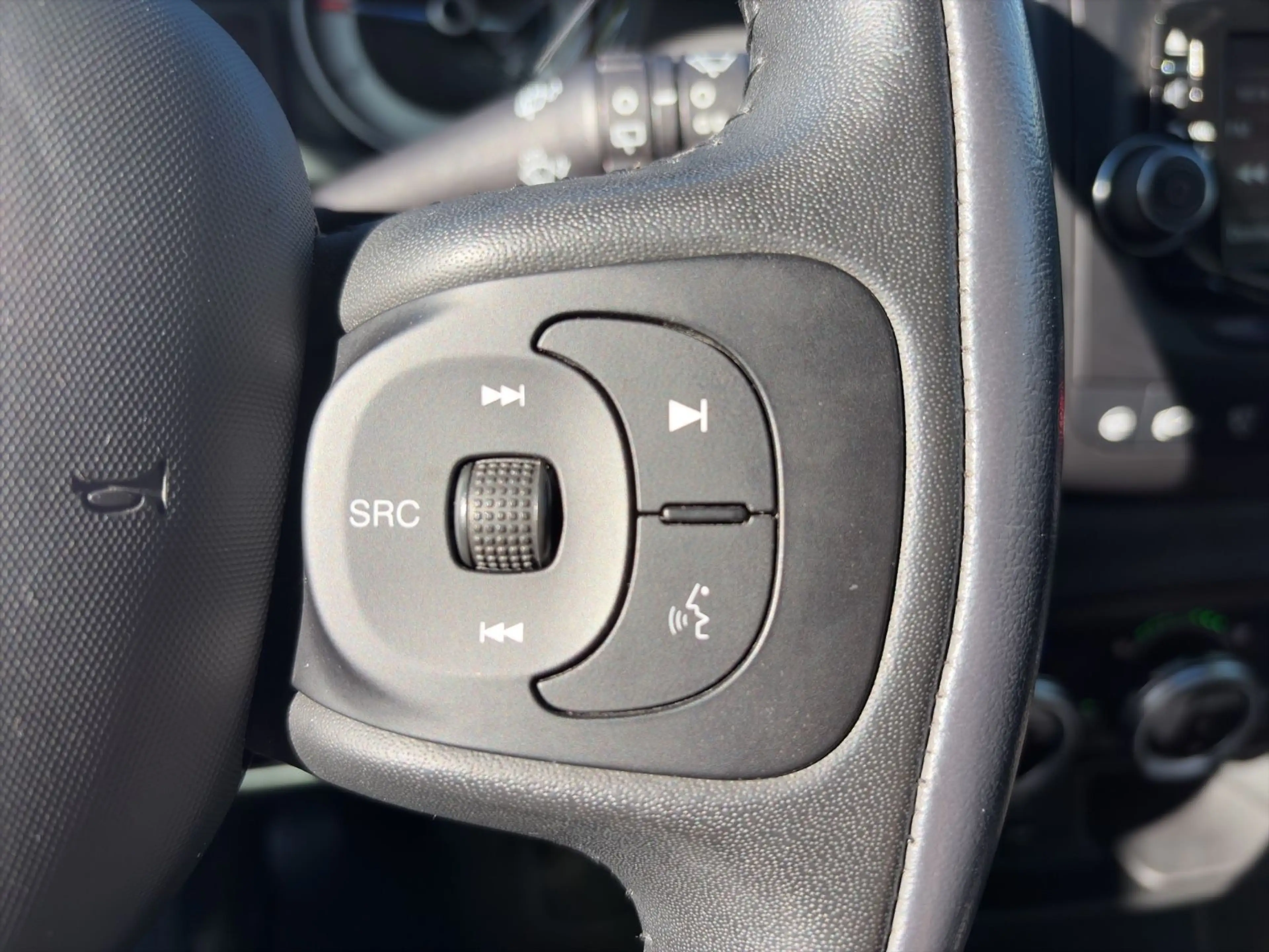 Fiat 500L Lounge KLIMAA/PDC/PANO/TEMPO/BLU — photo 15