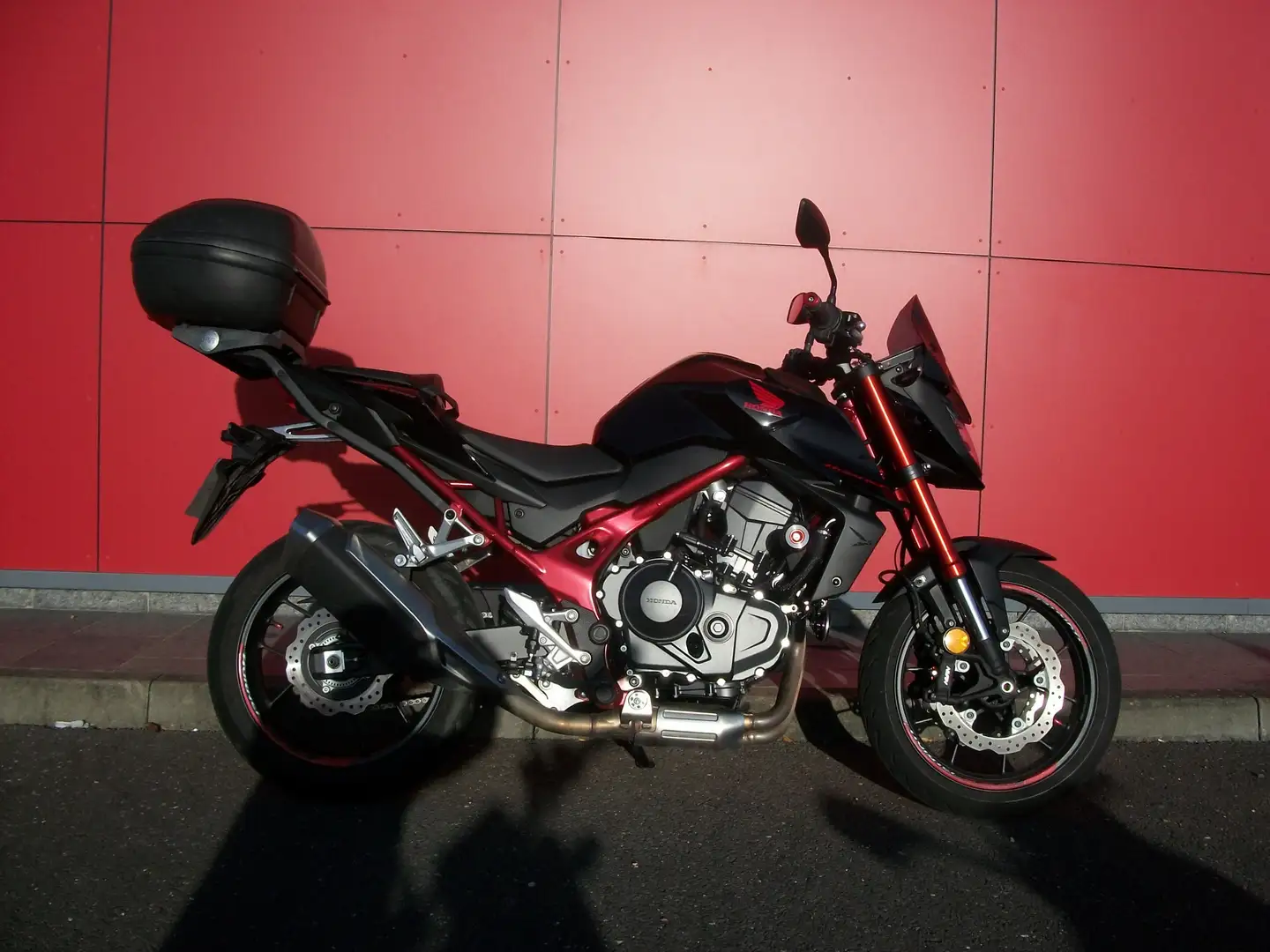 Honda Hornet Schwarz - 1