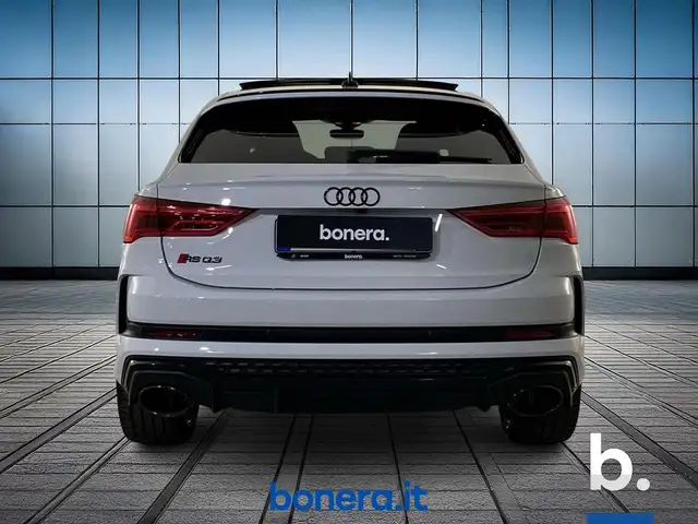 Audi Q3 view 6