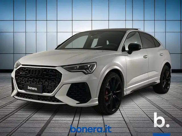 Audi Q3 main image