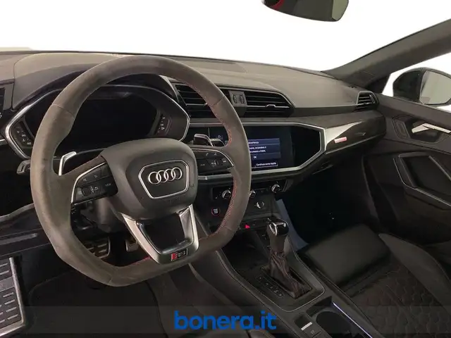 Audi Q3 view 14