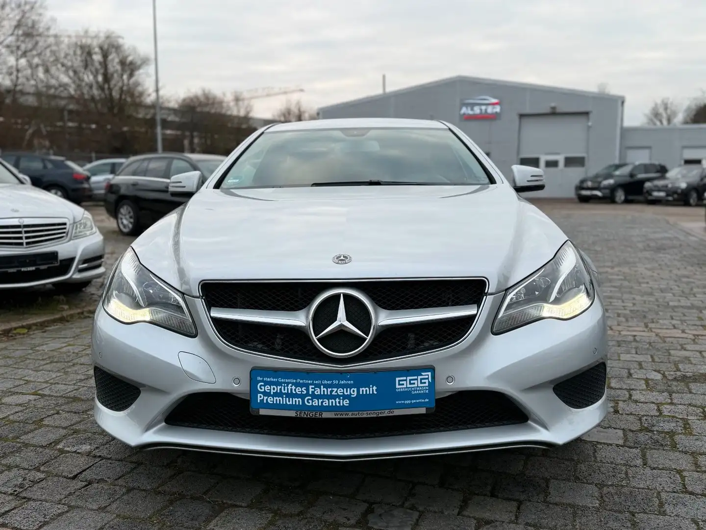 Mercedes-Benz E 250 E Coupe E 250 CDI BlueEfficiency Silber - 2
