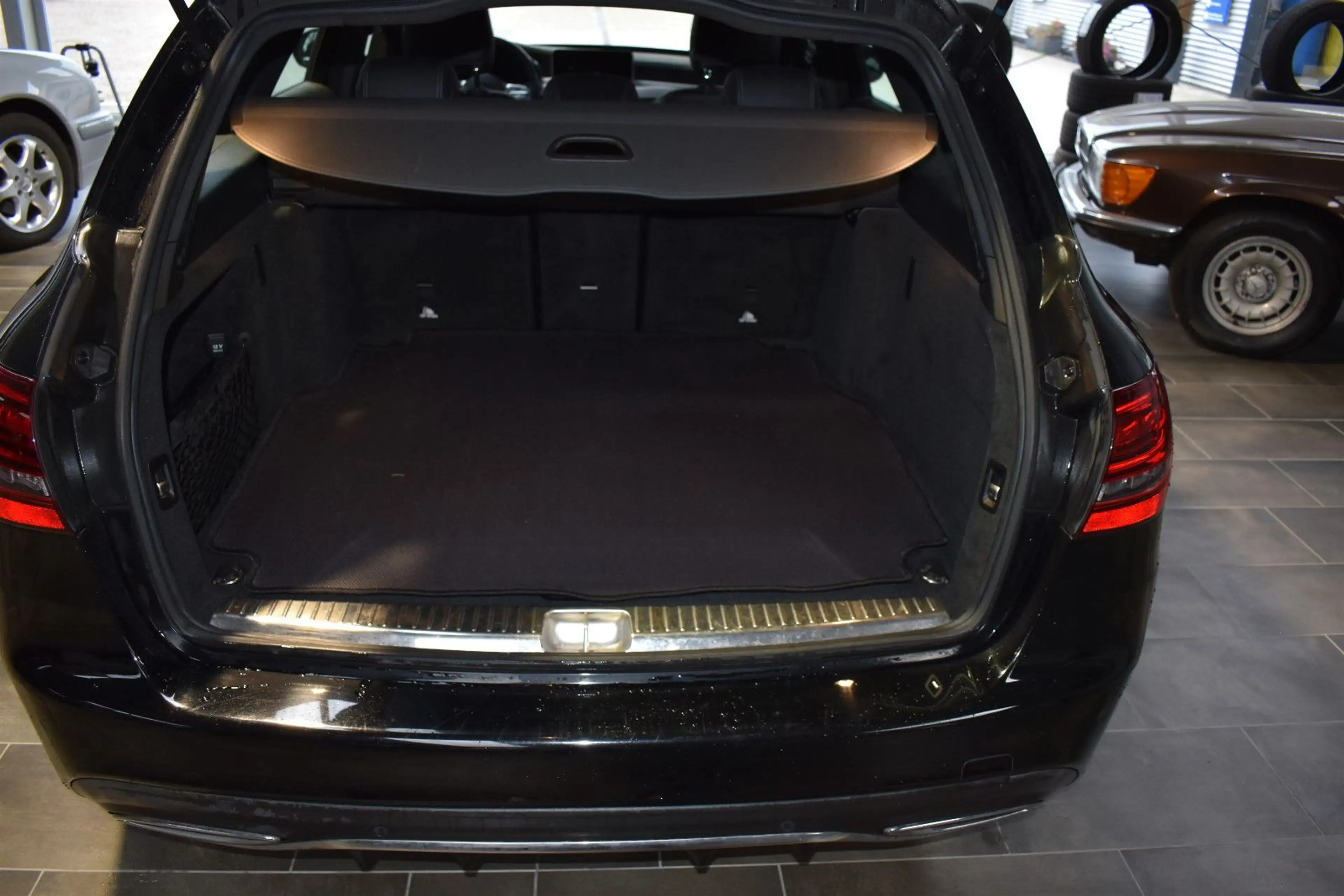 Mercedes-Benz C 220 d T AMG AUTOMATIK — photo 7