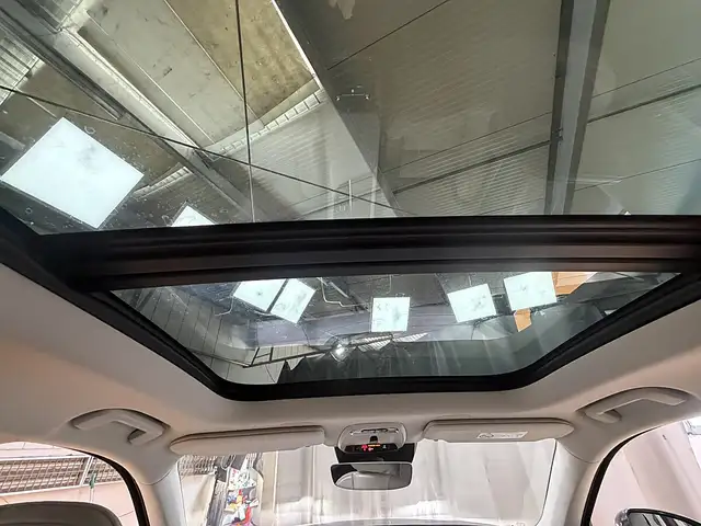 Volvo XC90 view 18