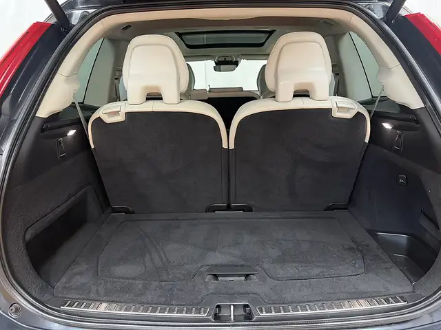 Volvo XC90 view 27