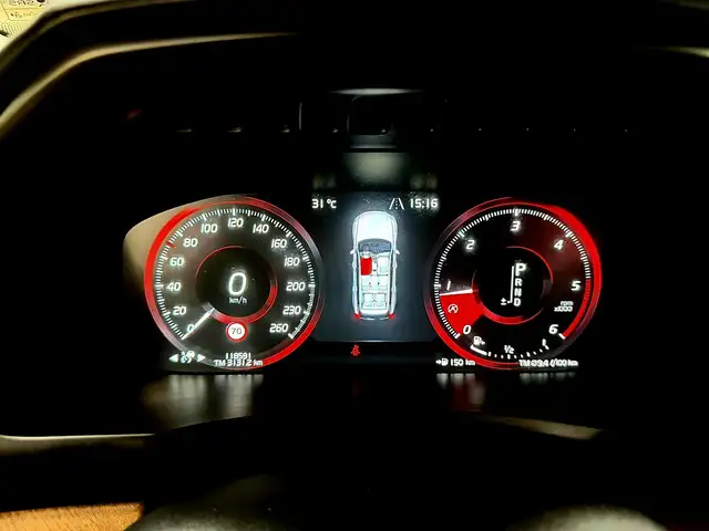 Volvo XC90 view 22