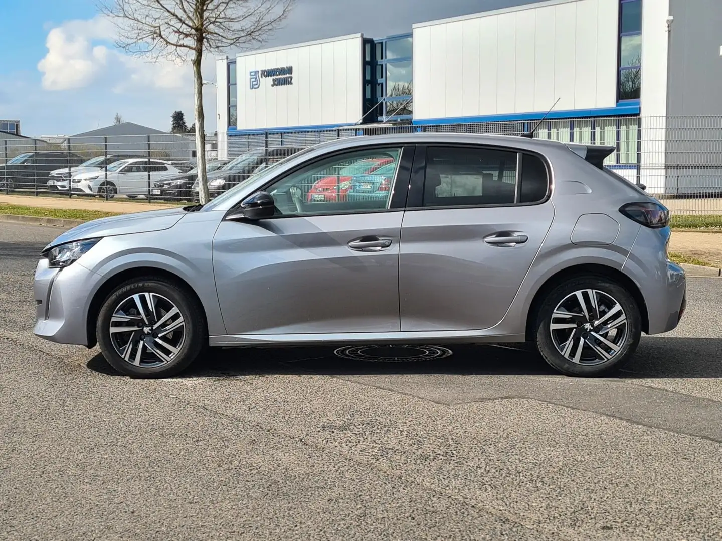 Peugeot 208 Allure Pack*Autom.*Navi*Kamera*PDC*VC* Grau - 2