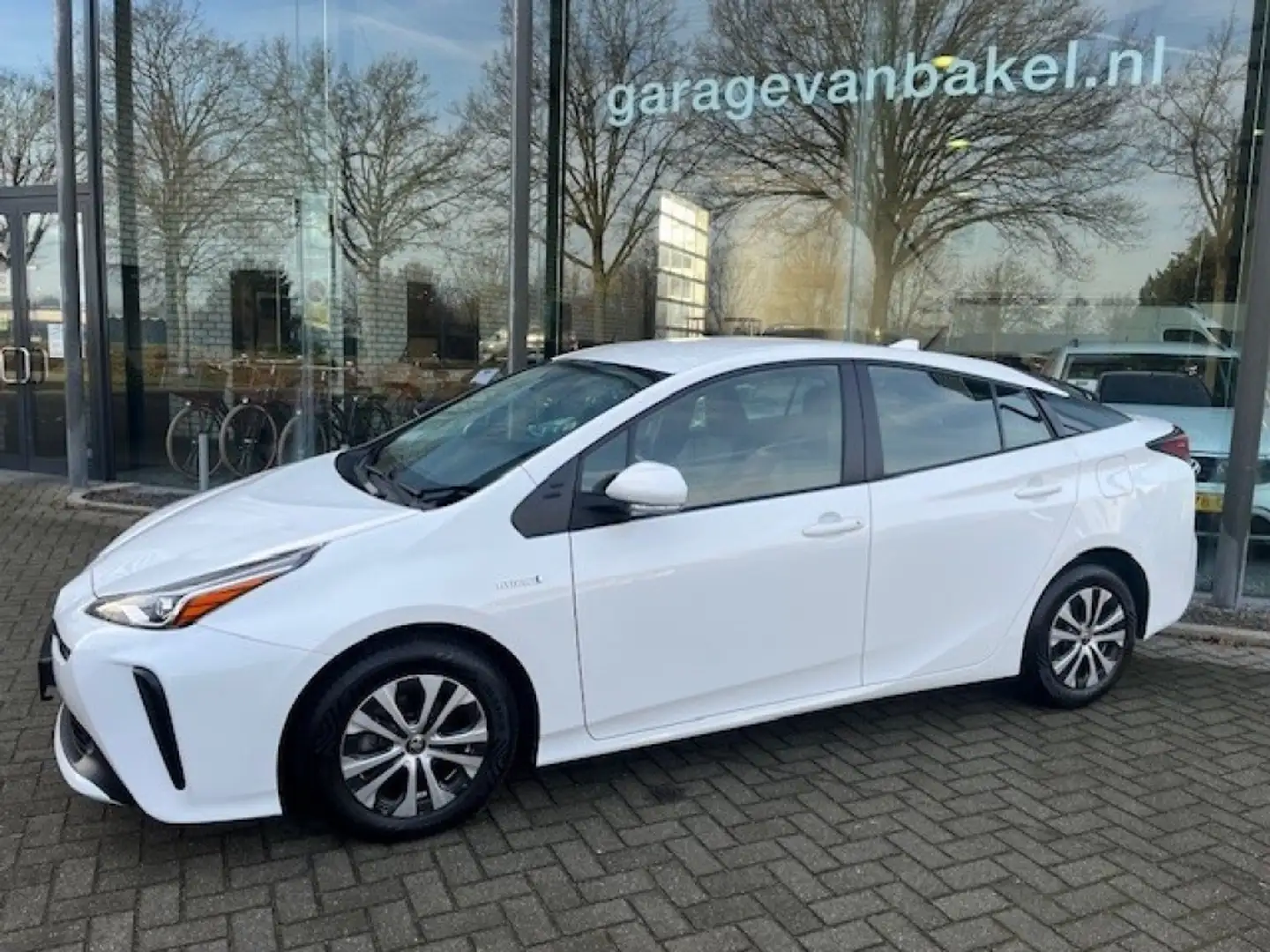 Toyota Prius 1.8 EXECUTIVE Blanc - 2