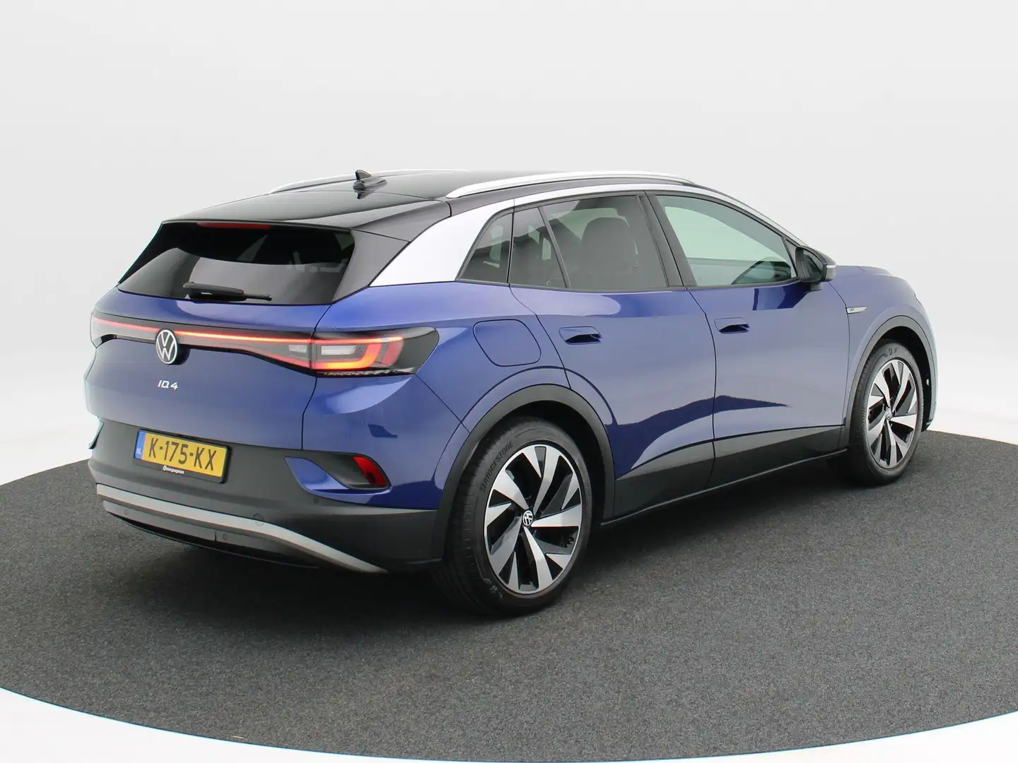 Volkswagen ID.4 First 77 kWh 204 Pk Automaat | Navigatie | 20 Inch Blauw - 2