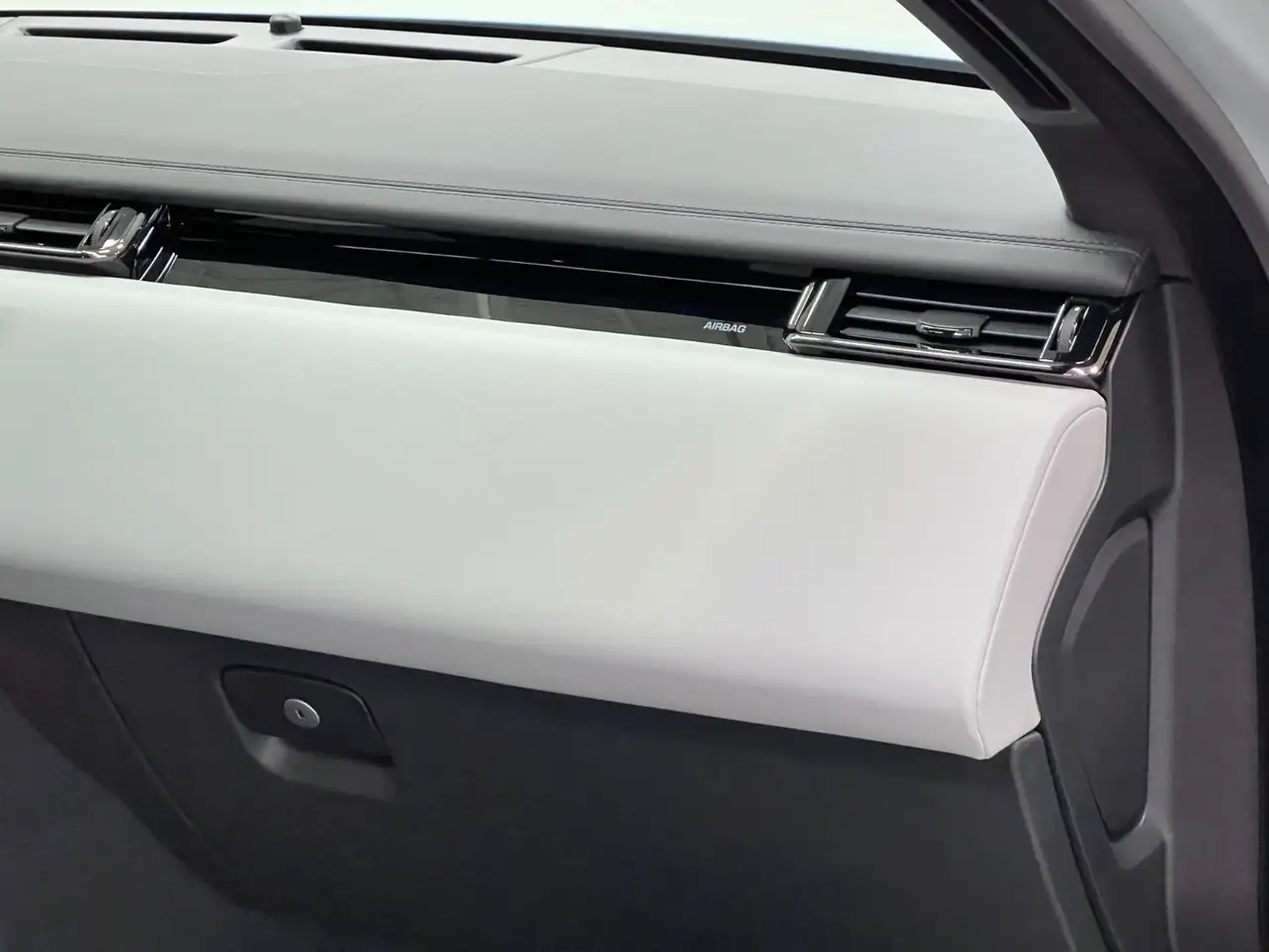 Land Rover Range Rover Velar снимка Land Rover Range Rover Velar