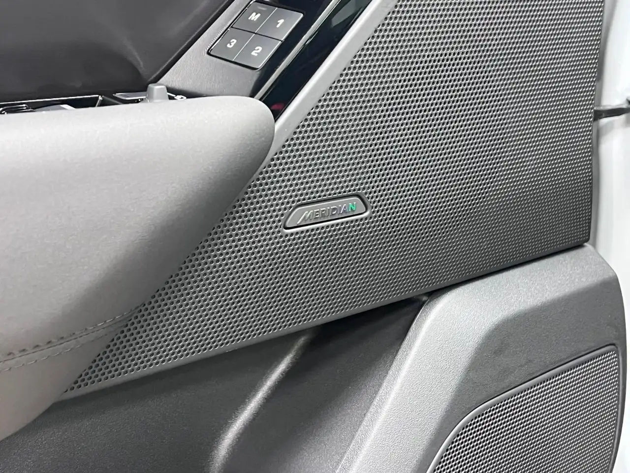 Land Rover Range Rover Velar снимка Land Rover Range Rover Velar
