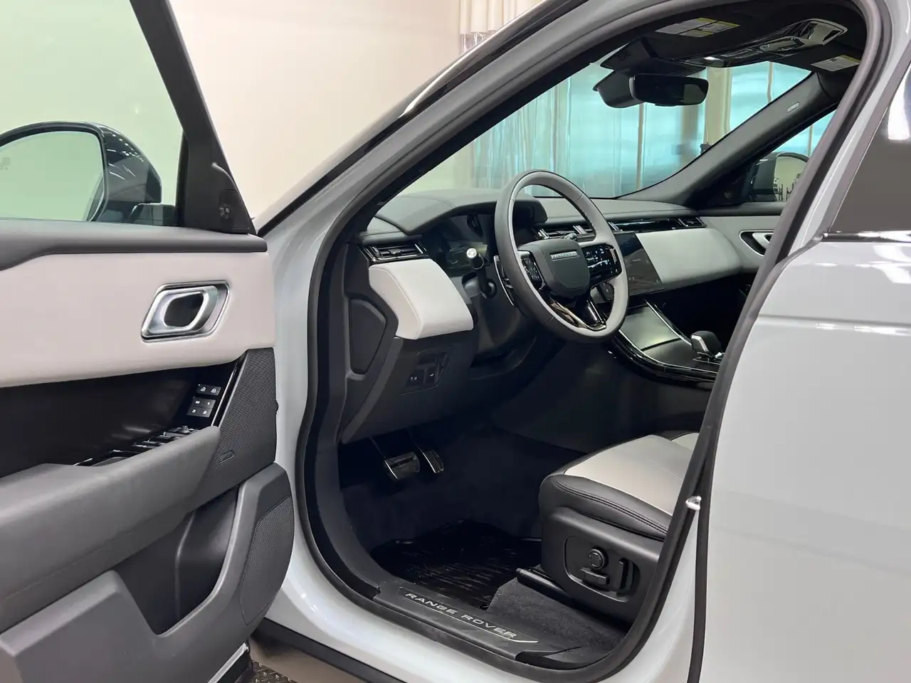 Land Rover Range Rover Velar снимка Land Rover Range Rover Velar