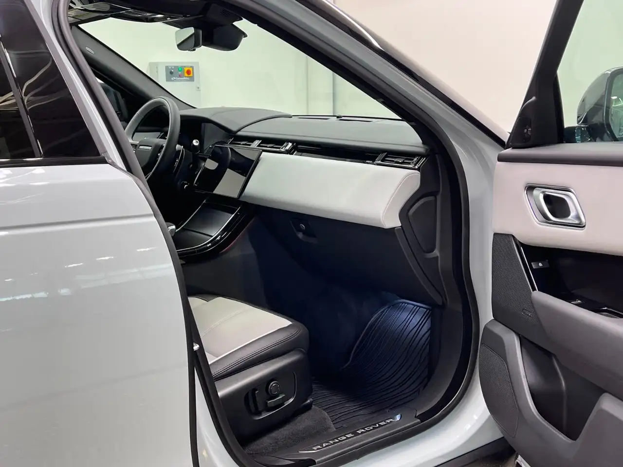 Land Rover Range Rover Velar снимка Land Rover Range Rover Velar