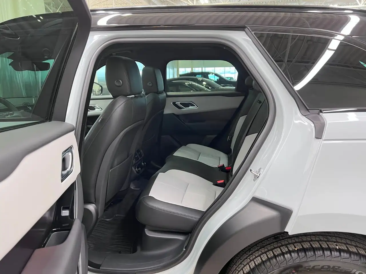 Land Rover Range Rover Velar снимка Land Rover Range Rover Velar