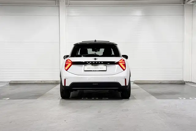MINI Hatch view 7