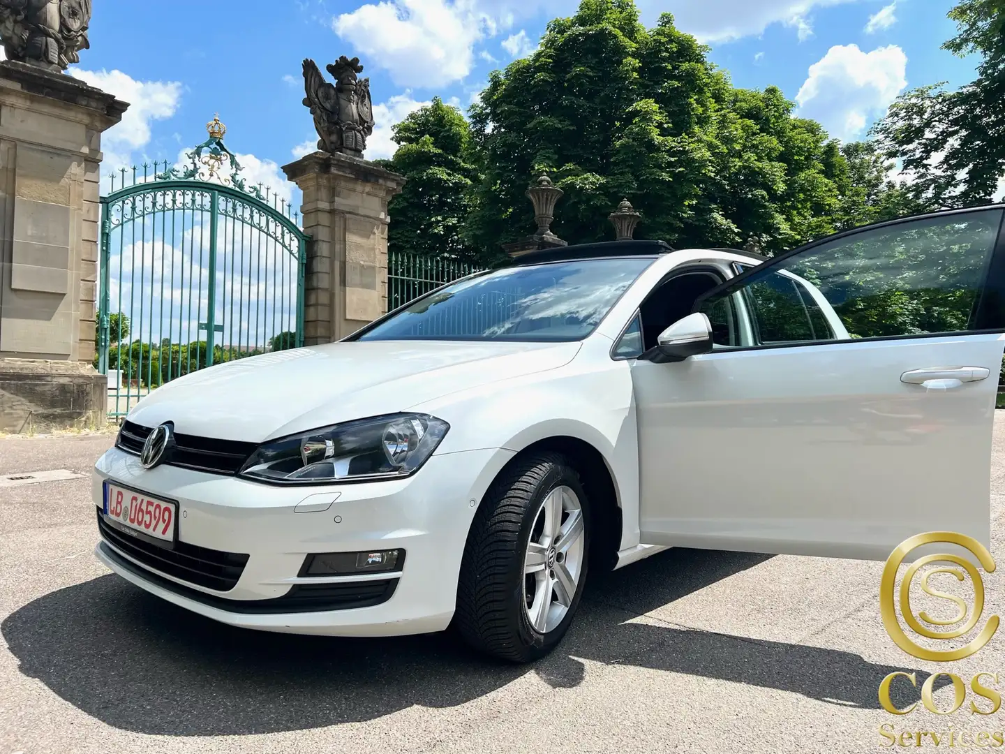 Volkswagen Golf Top Ausstattung in Sonderweiss bester Zustand Weiß - 2