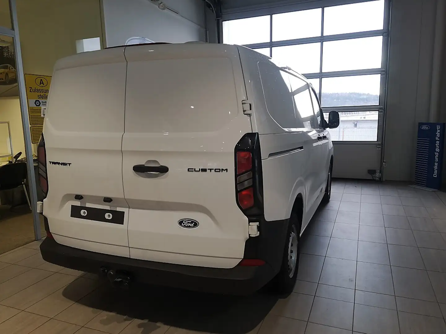 Ford Transit Custom Kasten 2,0 EcoBlue L1H1 280 Basis Weiß - 2