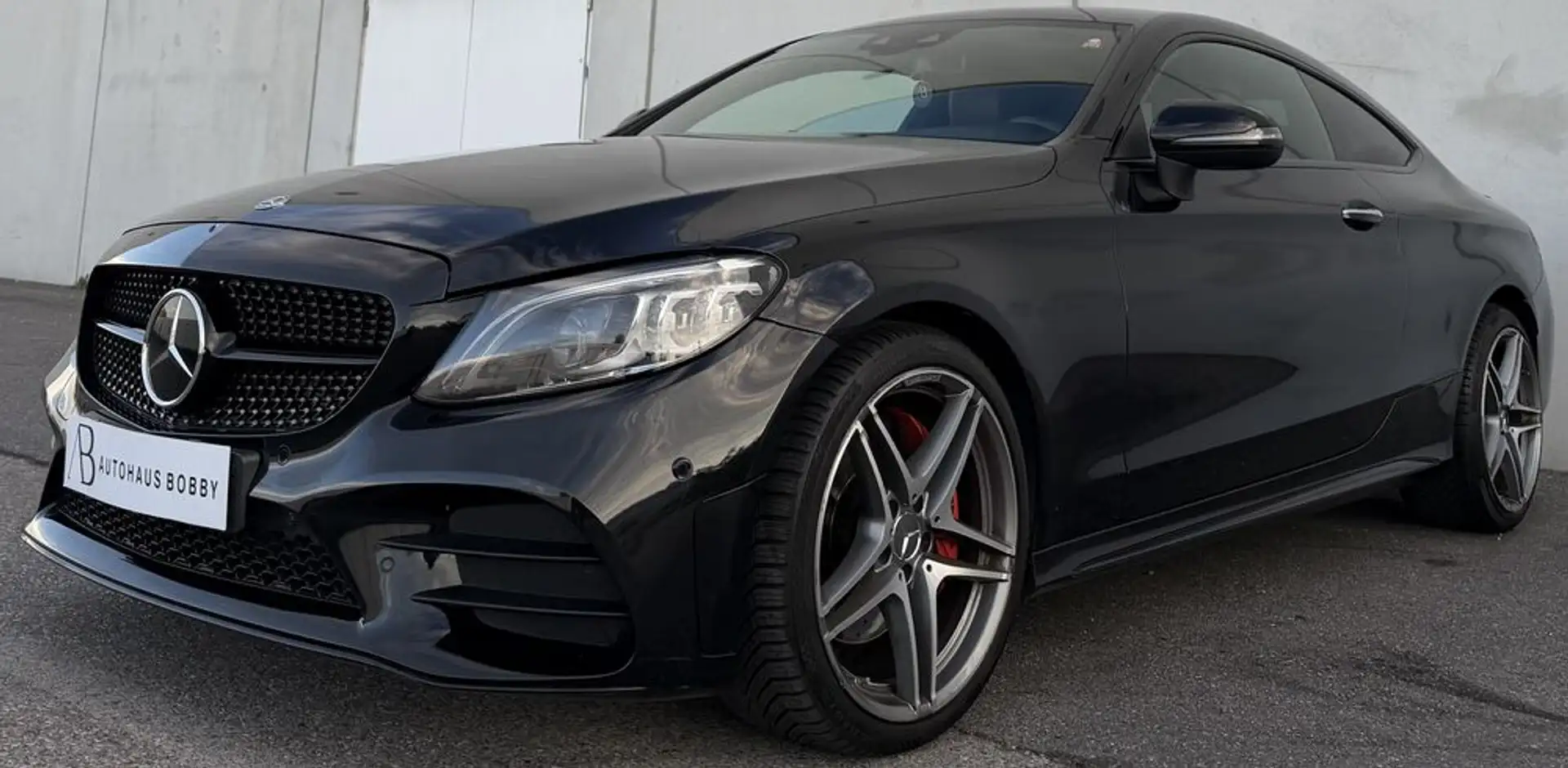 Mercedes-Benz C 300 Coupé AMG Line Schwarz - 1