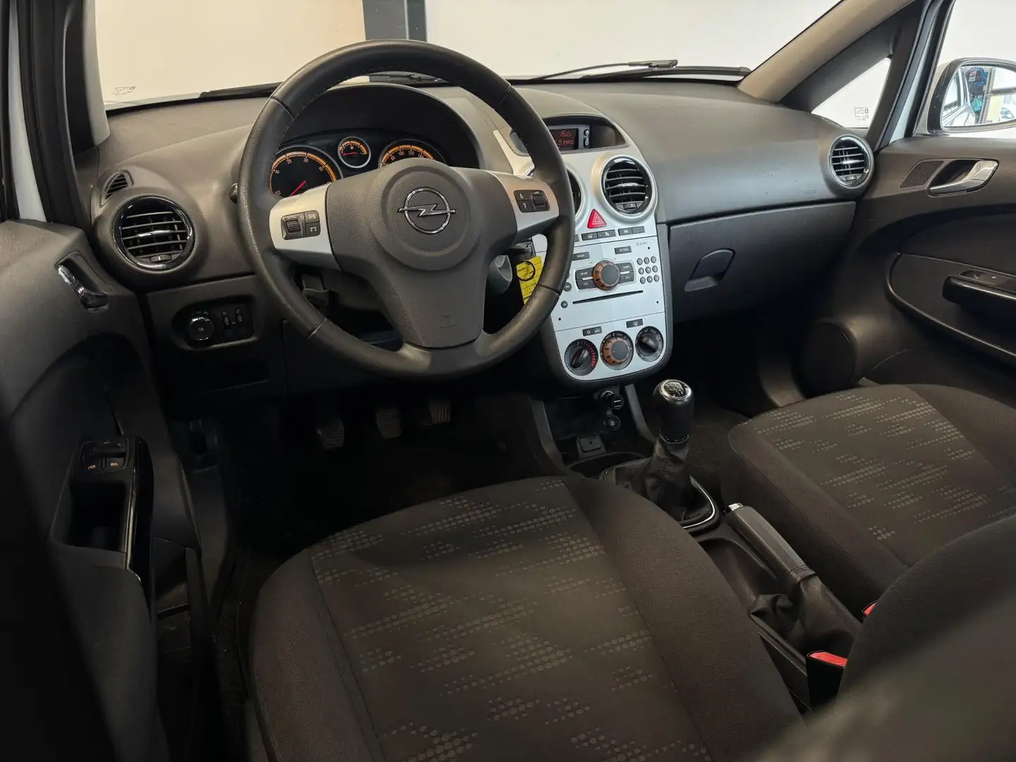 Opel Corsa 1.3 CDTi EcoFlex S/S Business Edition|Nap Wit - 2