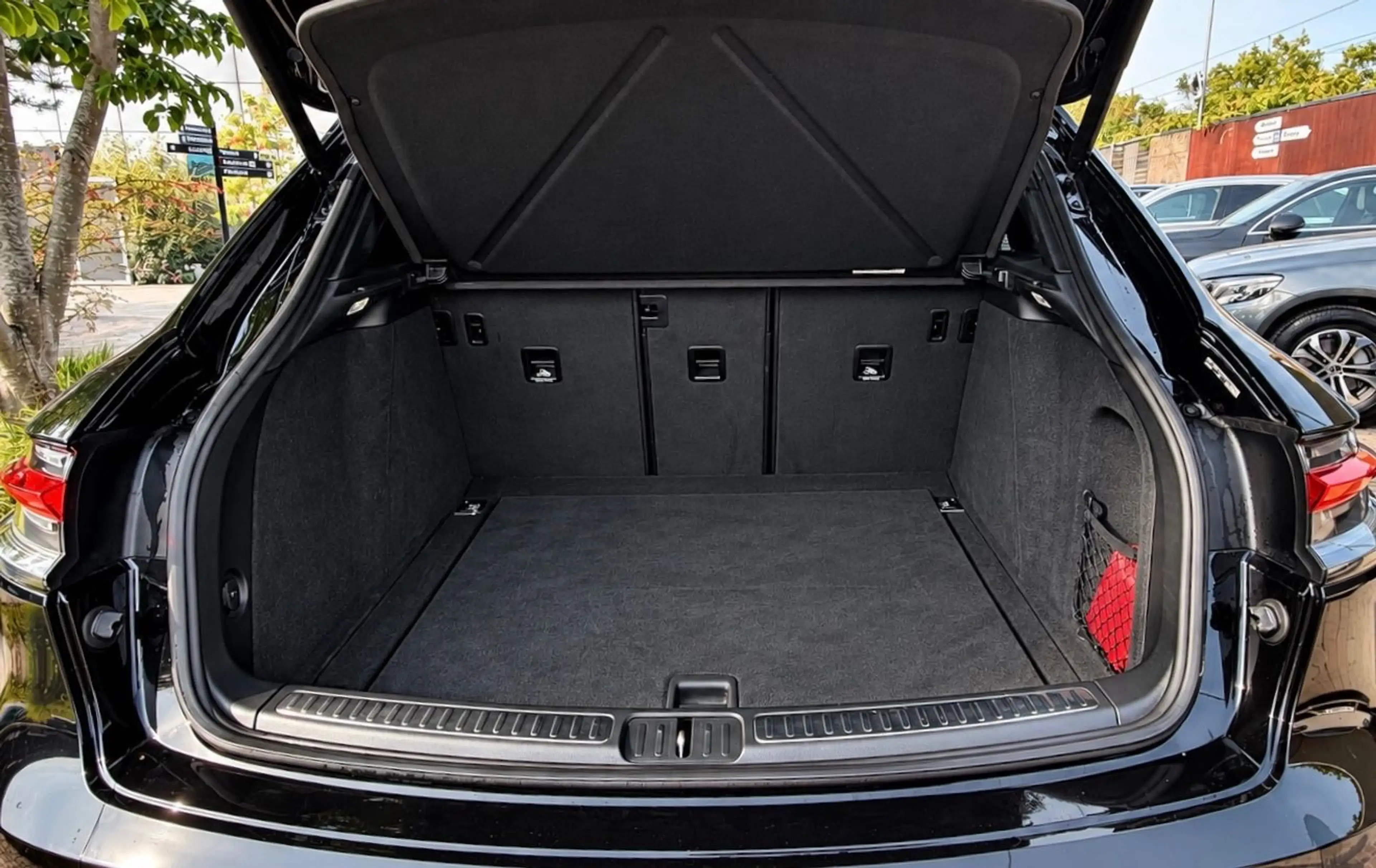 Porsche Macan T 1.Hand,Panorama,360°Kamera,LED,SHZ vo+hi — photo 10