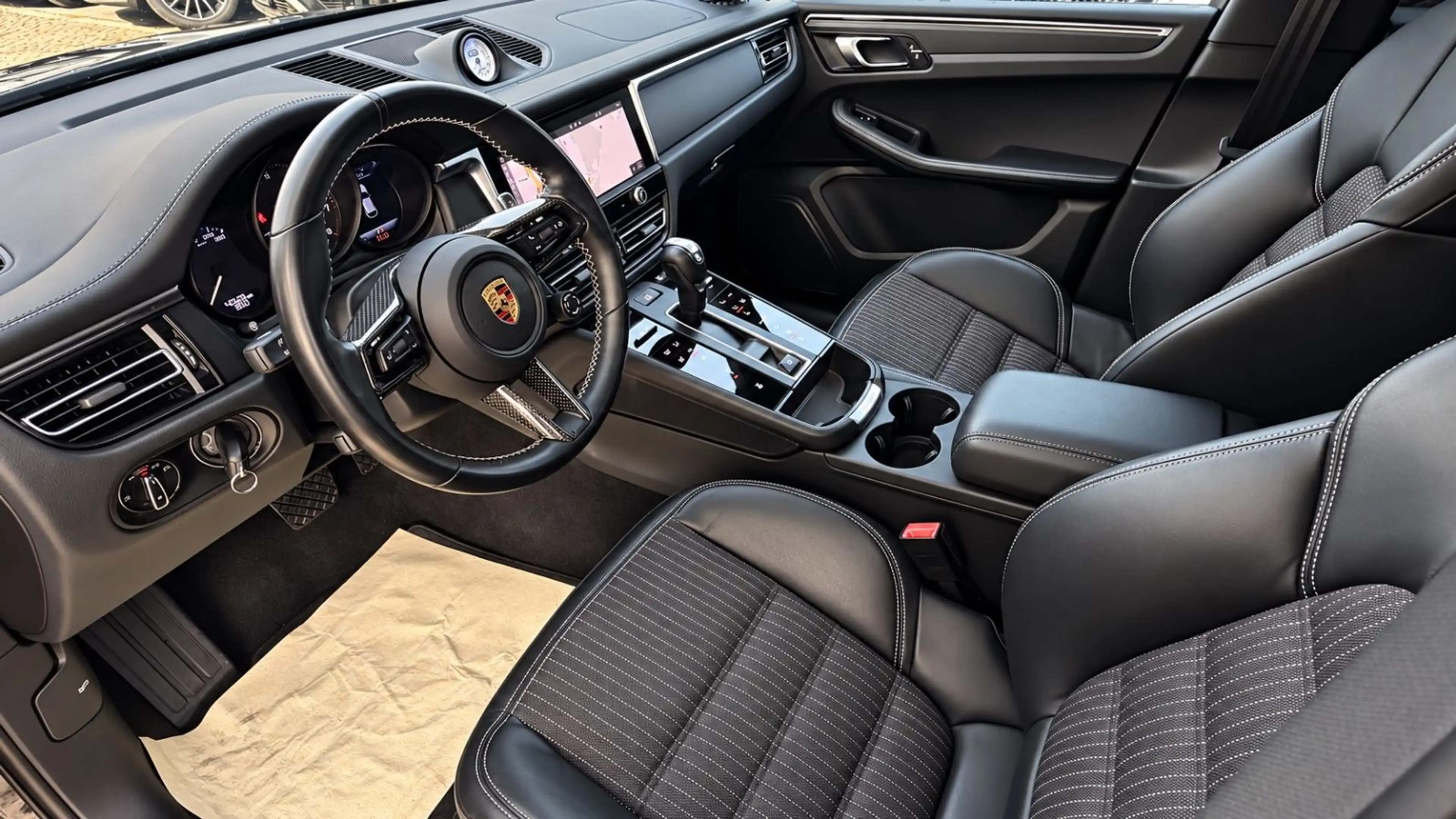 Porsche Macan T 1.Hand,Panorama,360°Kamera,LED,SHZ vo+hi — photo 11