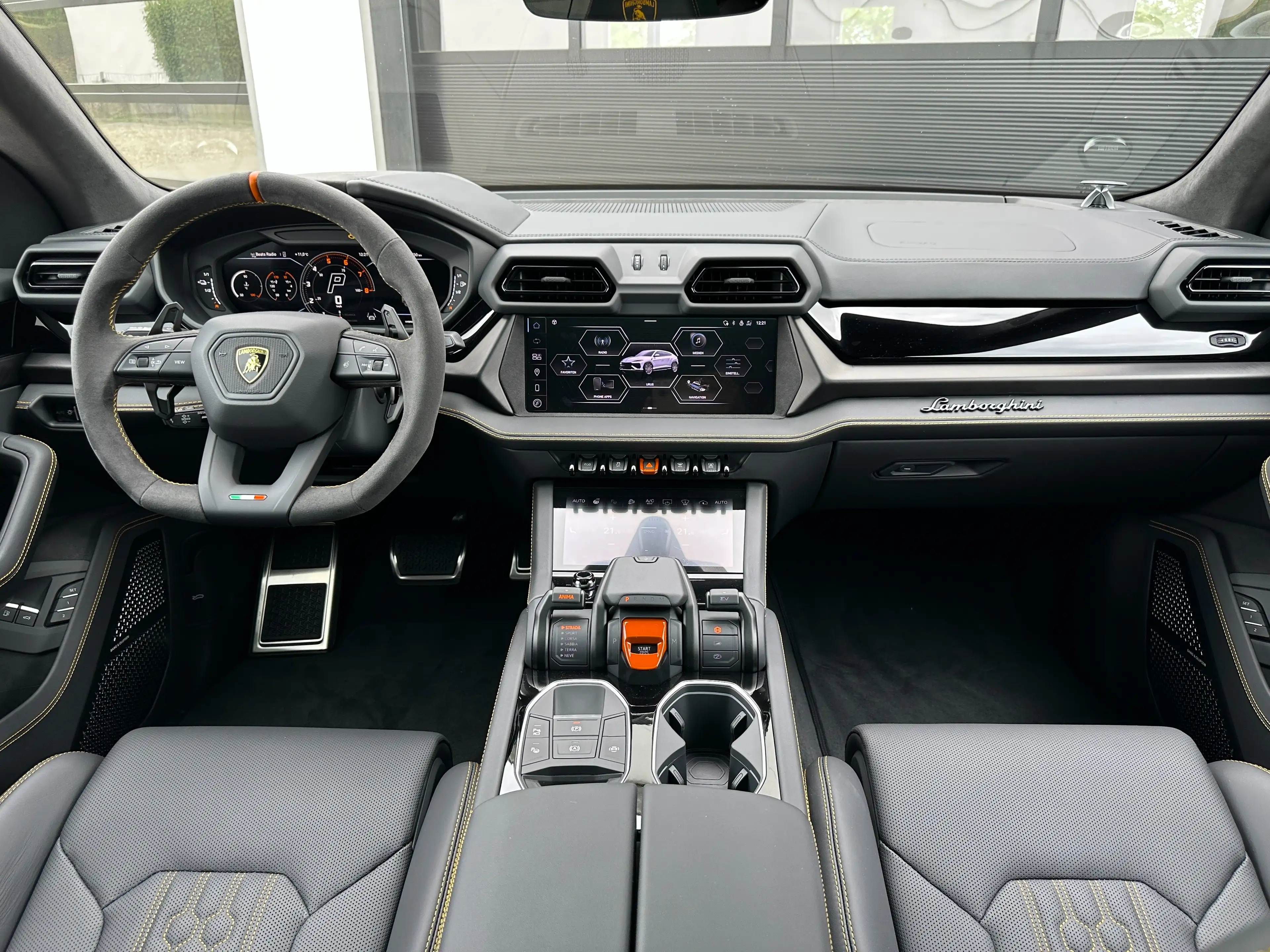 Lamborghini Urus Urus SE *CARBON*B&O*STYLE*PANO*23"*FULL — photo 10