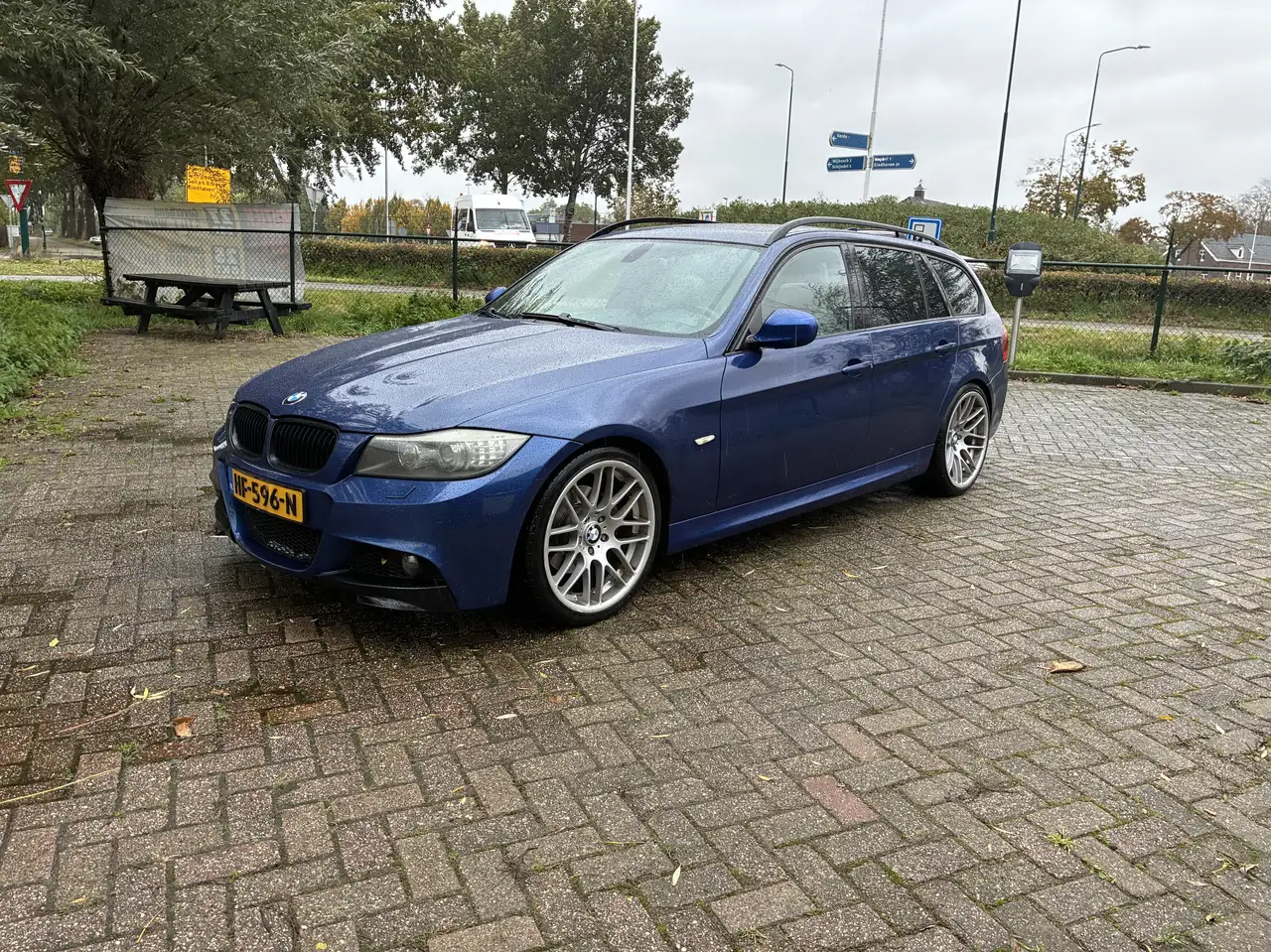 BMW 330