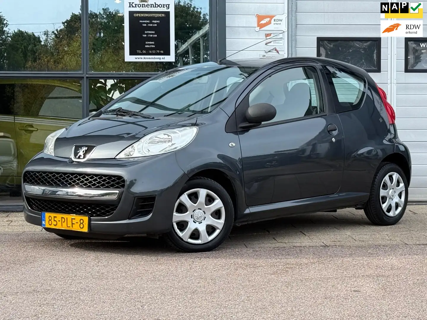 Peugeot 107 1.0-12V Accent, NAP, APK, AIRCO Gris - 1