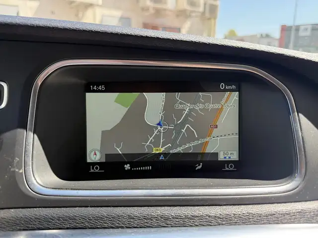 Volvo V40 view 21