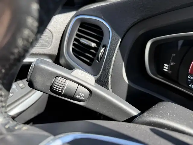Volvo V40 view 27