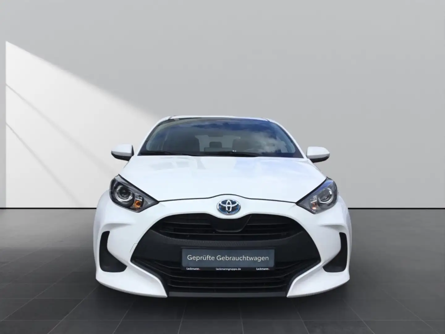 Toyota Yaris 1.5 Hybrid Business Edition*Navi*Sitzheiz.* Weiß - 2