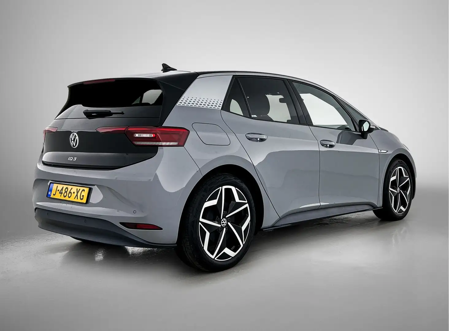 Volkswagen ID.3 First Plus 58 kWh | Origineel NL! | NAP Grijs - 2