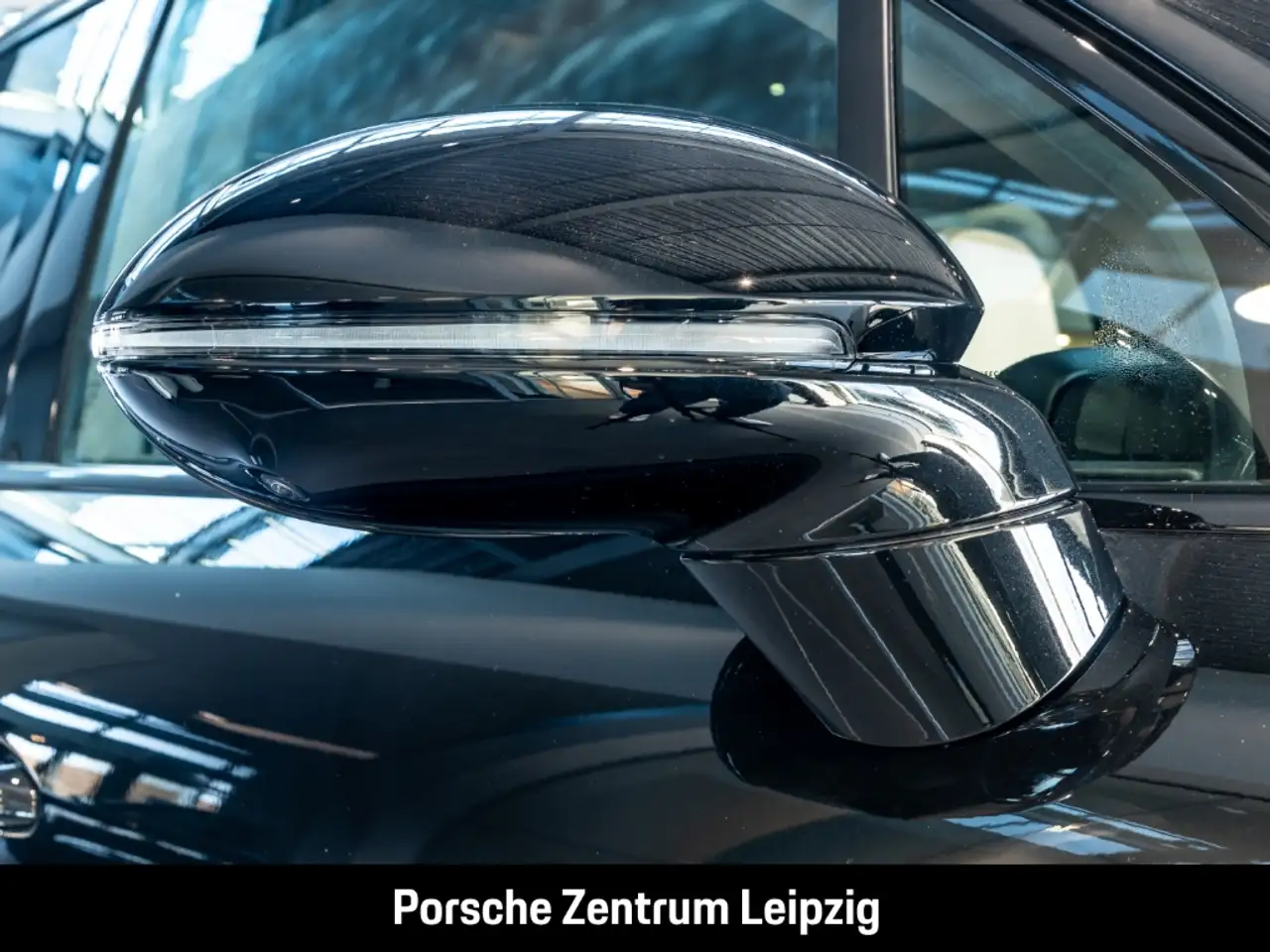 Porsche Cayenne E-Hybrid Black Edition Sitzbelüftung HUD AHK 13